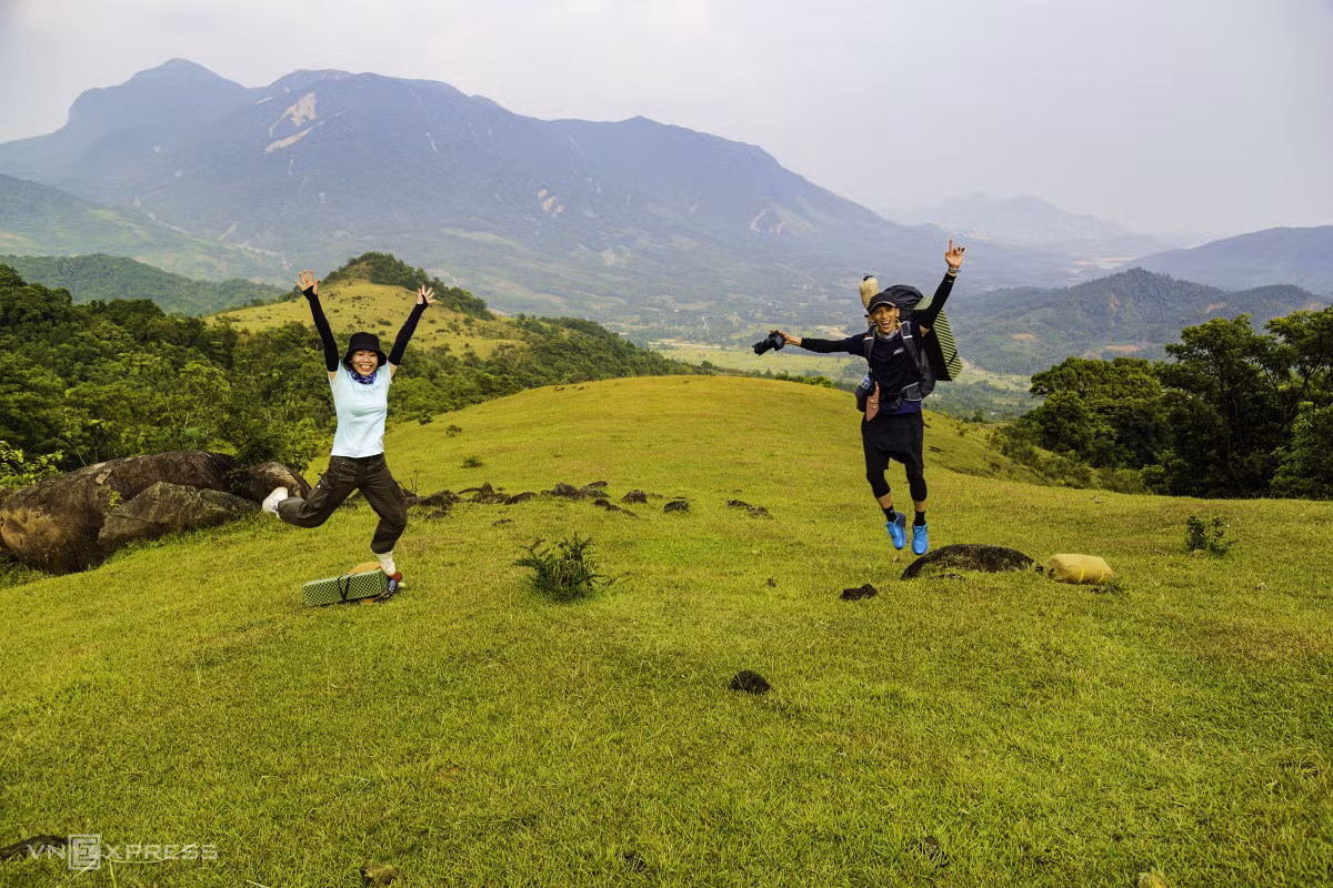 Trekking, cắm trại trên đồng cỏ hàng chục ha ở Quảng Trị ảnh 4