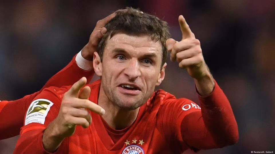 Muller bắt đầu tính chuyện chia tay Bayern. Ảnh: Reuters.