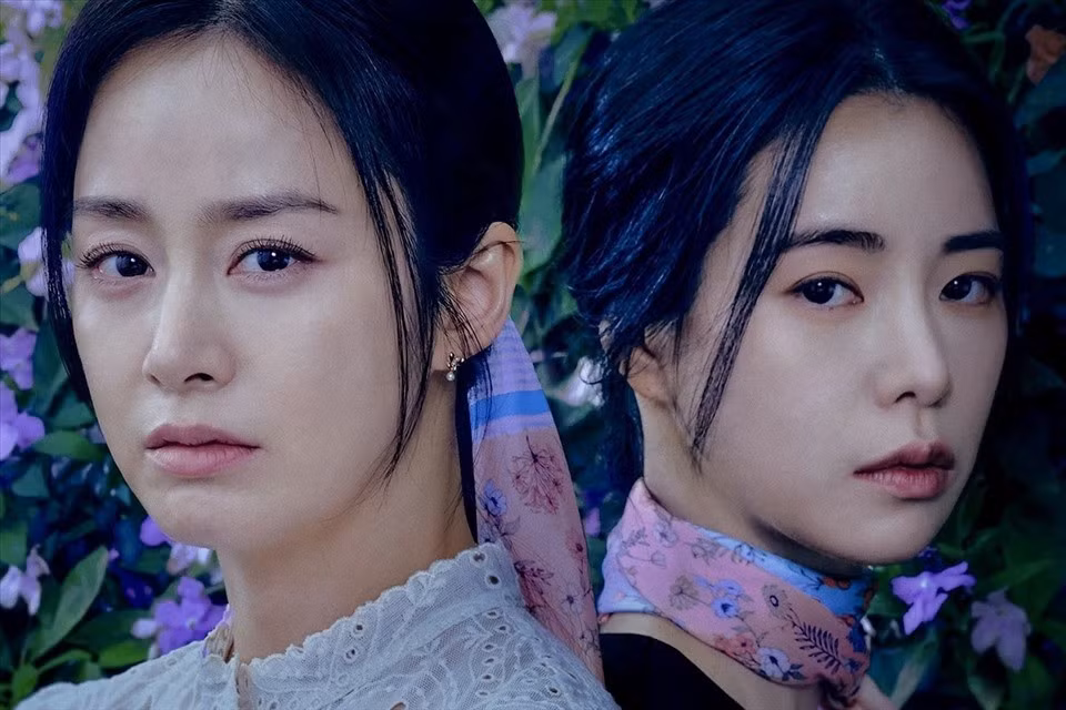Kim Tae Hee và Lim Ji Yeon trong phim Hàn Quốc “Lies Hidden in My Garden”. Ảnh: Nhà sản xuất