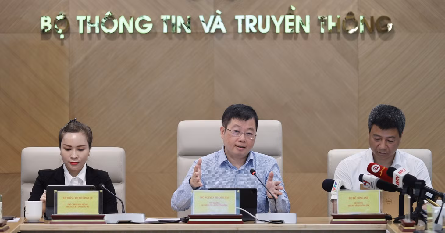 Thứ trưởng Nguyễn Thanh Lâm chia sẻ với báo chí tại cuộc họp báo tháng 5 của Bộ TT&amp;TT. (Ảnh: Lê Anh Dũng)