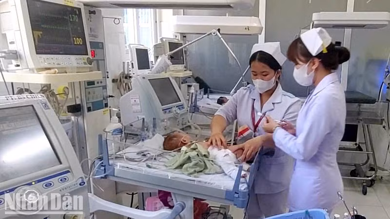 Bé C. được điều trị đặc biệt tại Bệnh viện đa khoa Lâm Đồng.