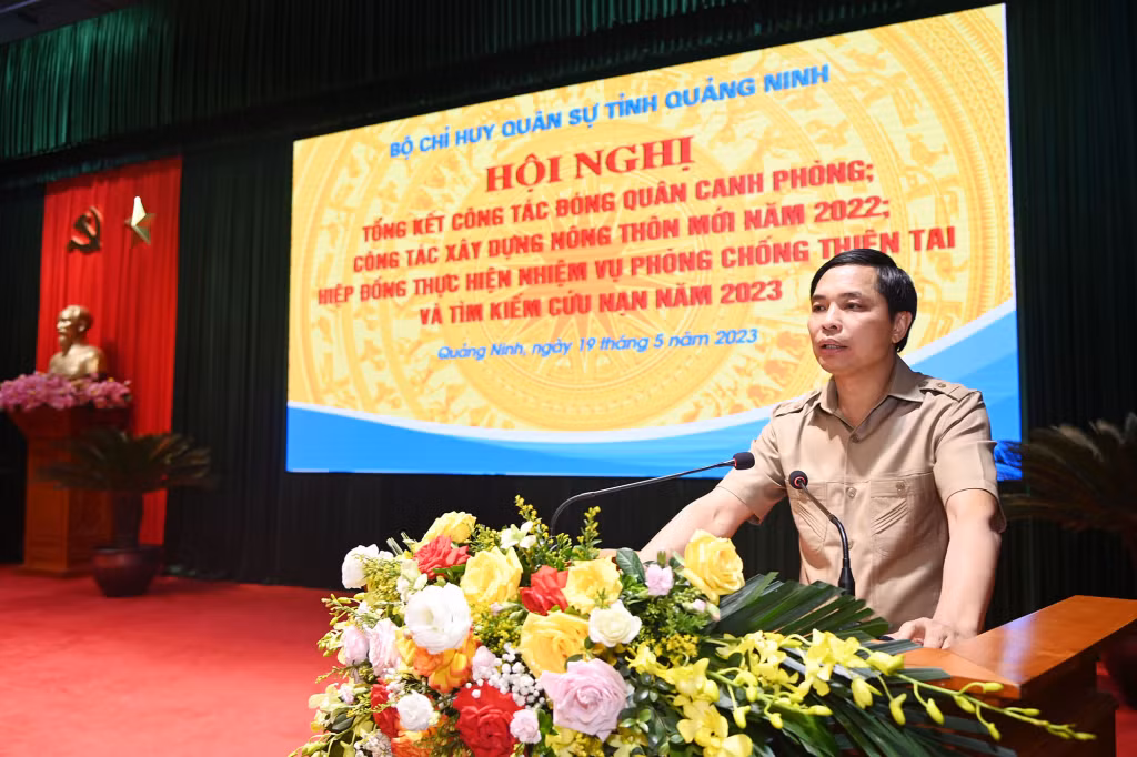 Đồng chí Vũ Văn Diện, Phó Chủ tịch UBND tỉnh Quảng Ninh, phát biểu tại hội nghị.