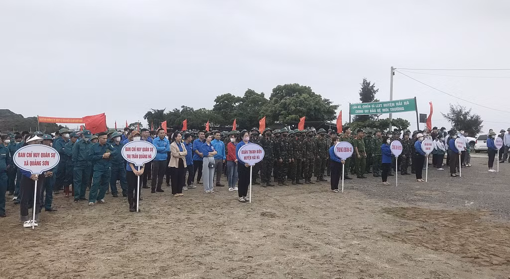 Quang cảnh buổi lễ phát động.