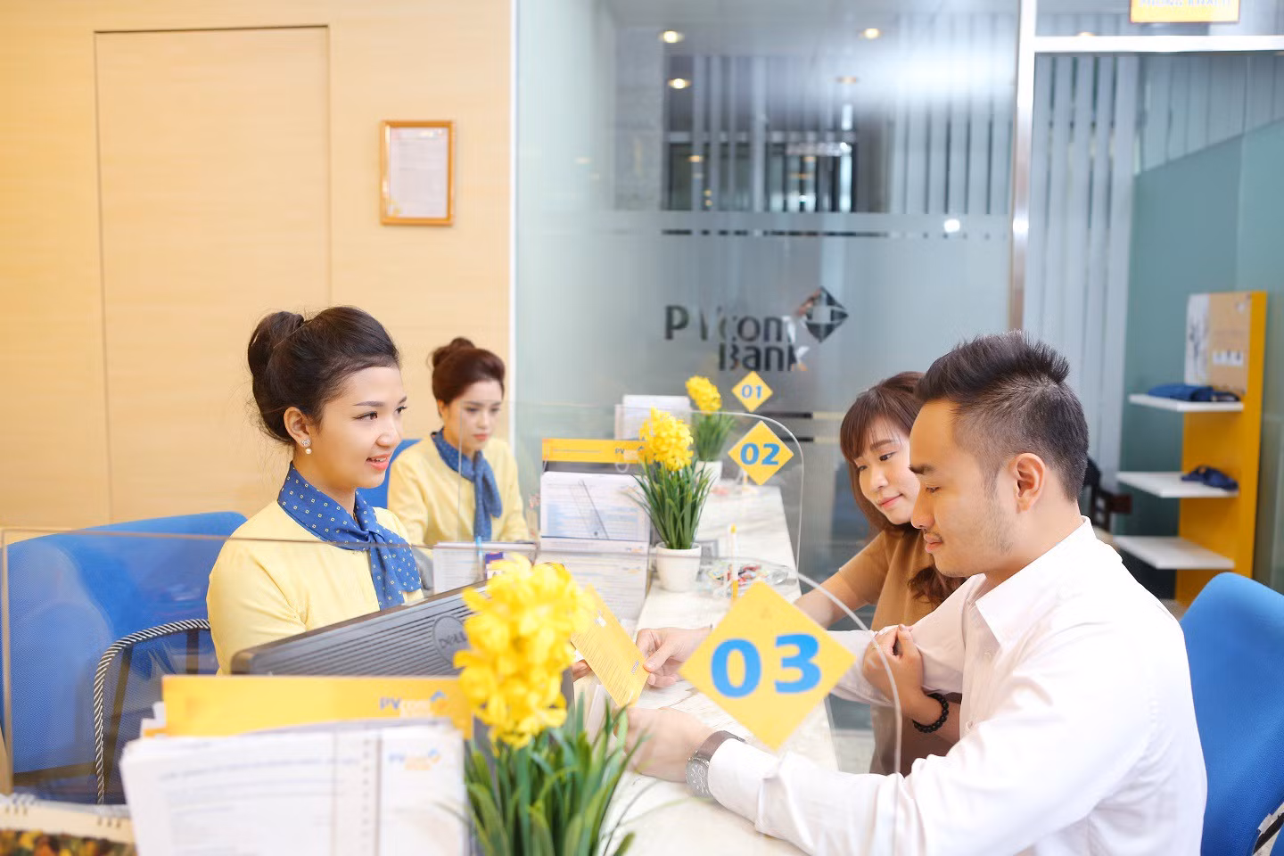 Lãi suất vay thấp sẽ tạo cơ hội cho người vay tiếp cận vốn vay với chi phí thấp, thúc đẩy đầu tư và tiêu dùng. Ảnh: Hồng Hạnh
