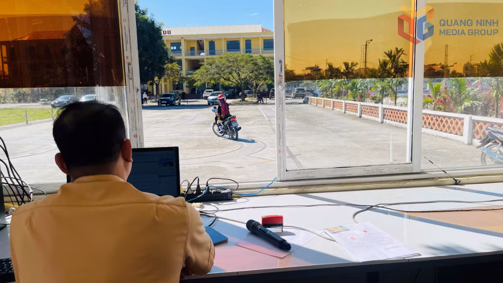 Trong kỳ sát hạch cấp GPLX A 1 cho đồng bào DTTS hạn chế kỹ năng đọc, viết tiếng Việt ngày 15/11/2025 tỷ lệ thí sinh đạt là 79%.