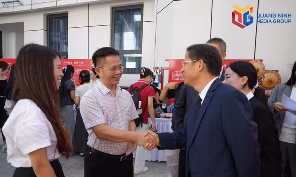 Báo và phát thanh, truyền hình Quảng Ninh tham dự các hoạt động kỷ niệm quan hệ ngoại giao Việt Nam – Trung Quốc
