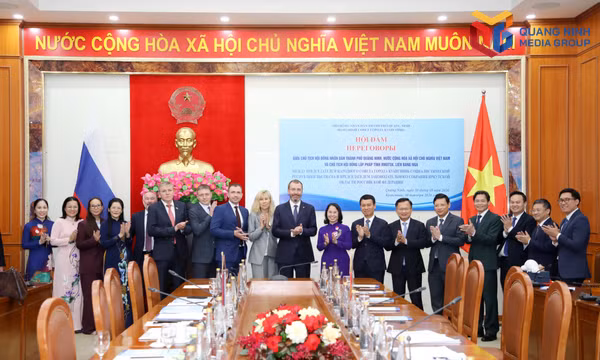 Tăng cường hợp tác giữa HĐND thành phố Quảng Ninh và Hội đồng Lập pháp tỉnh Irkutsk