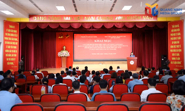 Khai mạc các lớp bồi dưỡng kiến thức, kỹ năng lãnh đạo cho cán bộ cấp xã