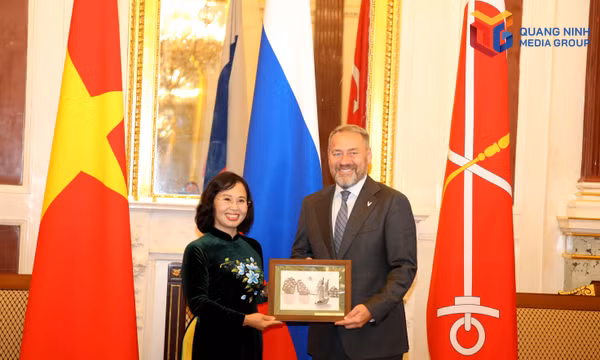 Đoàn công tác TP Quảng Ninh kết nối, mở rộng quan hệ hợp tác với TP Saint Petersburg