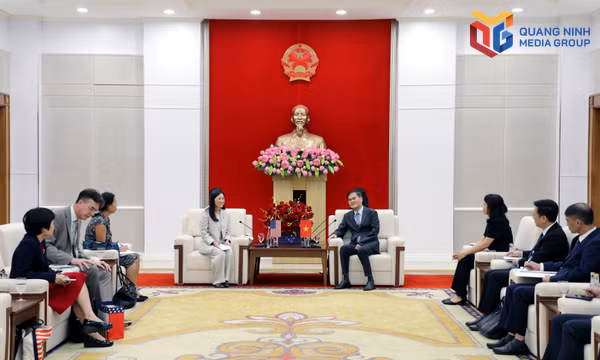 Chủ tịch UBND TP Quảng Ninh tiếp xã giao Đại sứ quán Hoa Kỳ tại Việt Nam