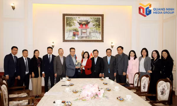 Đoàn công tác TP Quảng Ninh làm việc với Đại sứ quán Việt Nam tại Liên bang Nga