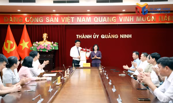 Công bố quyết định của Ban Thường vụ Thành ủy về công tác cán bộ