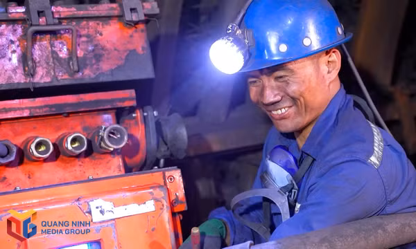 Chuyện những thợ lò học và làm theo lời Bác