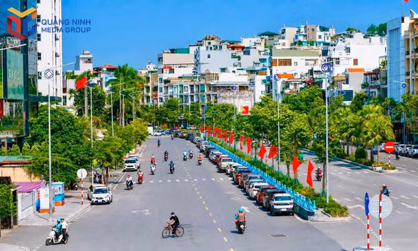 Quảng Ninh tổ chức xem truyền hình trực tiếp phiên họp Quốc hội thông qua nghị quyết thành lập thành phố Quảng Ninh