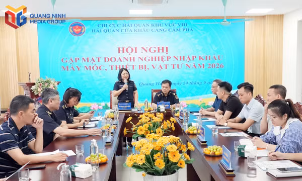 Hải quan cửa khẩu cảng Cẩm Phả tăng thu từ các mặt hàng mới