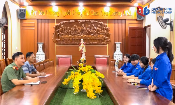 Tuổi trẻ giáo xứ Cẩm Phả chung tay giữ gìn an ninh trật tự