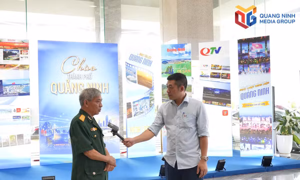 BTV phát thanh thực hiện phỏng vấn nhân vật làm tư liệu cho chương trình.