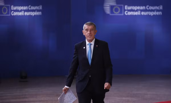 Thủ tướng Cộng hòa Séc Andrej Babiš đến trụ sở Hội đồng châu Âu tại Brussels (Bỉ) để tham dự Hội nghị thượng đỉnh Liên minh châu Âu (EU), ngày 16/10/2026. Ảnh: AP