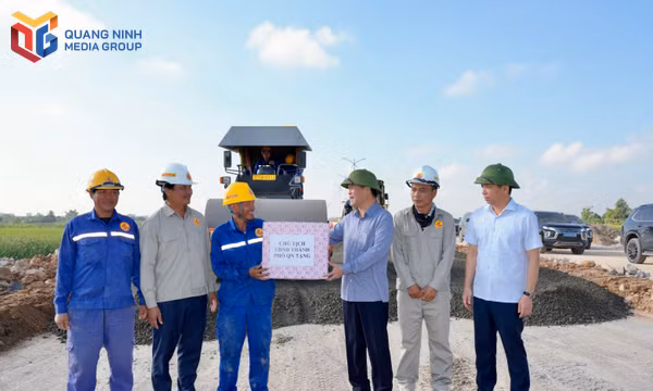 Huy động nguồn lực, tăng tốc thi công các công trình trọng điểm