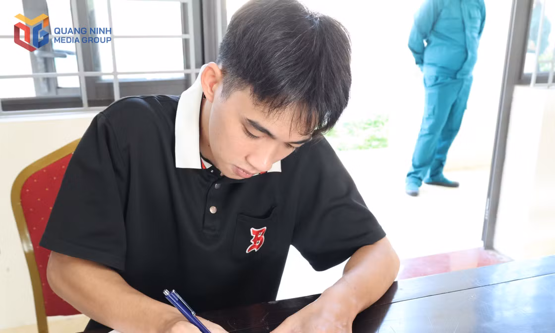 31 thanh niên phường Móng Cái 1 viết đơn tình nguyện nhập ngũ 