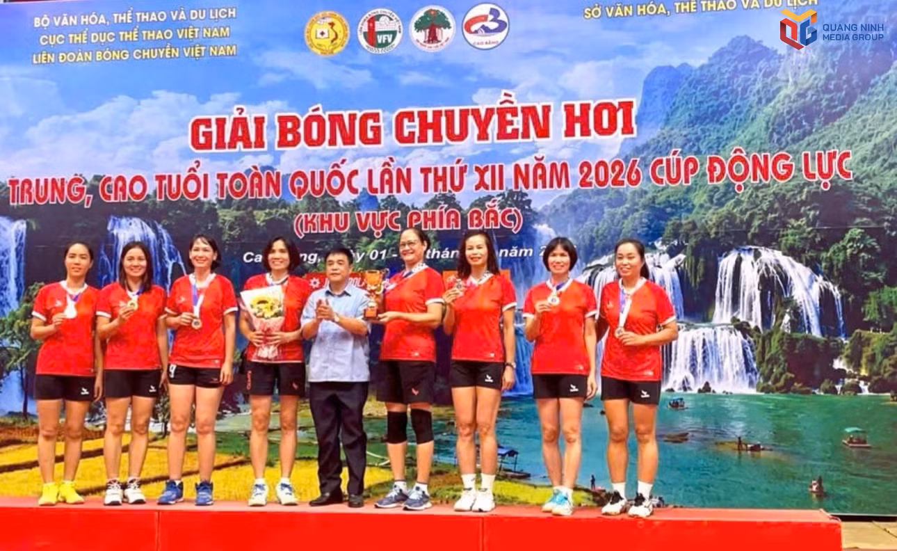 doi-nu-quang-ninh-nhan-hcv-8249.jpg