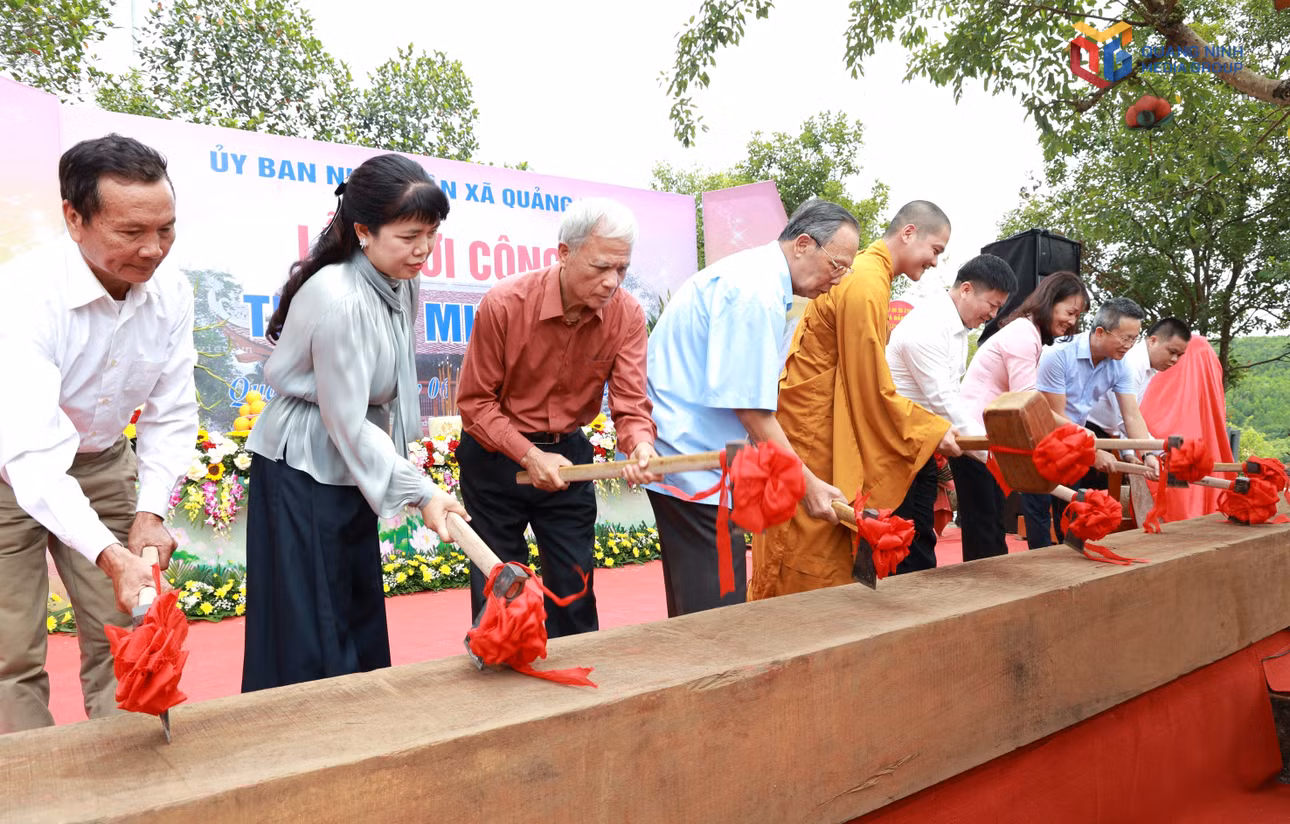 cac-dai-bieu-thuc-hien-nghi-le-phat-moc-tu-sua-mieu-sau-3556.jpg