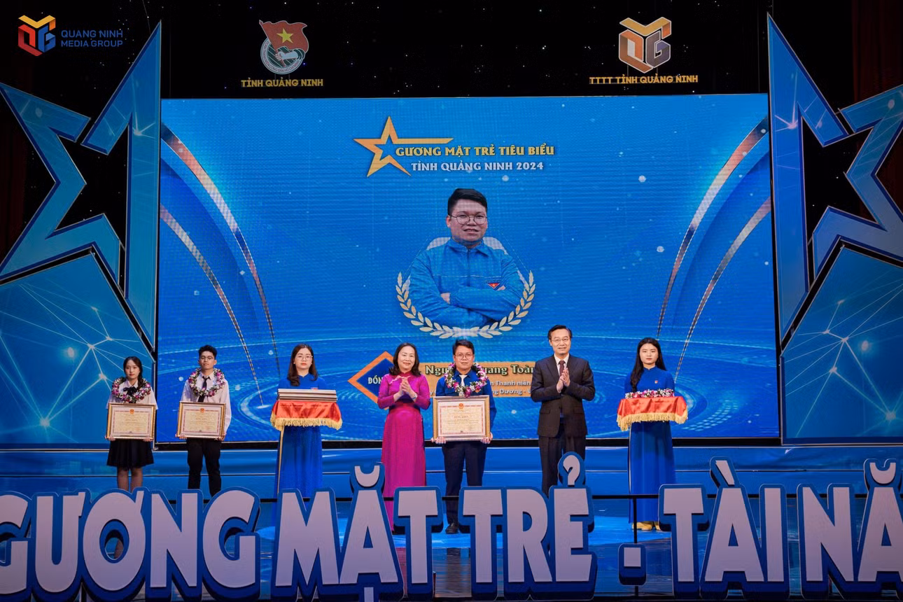nguyen-quang-toan-nhan-giai-guong-mat-tre-tieu-bieu-5065.jpg