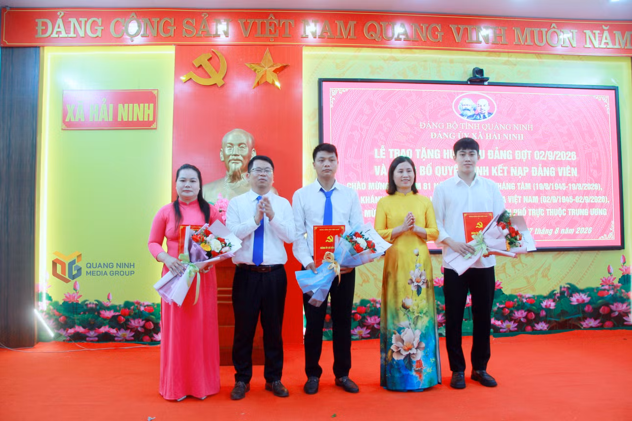 anh-3-ket-nap-dang-vien-6553.jpg