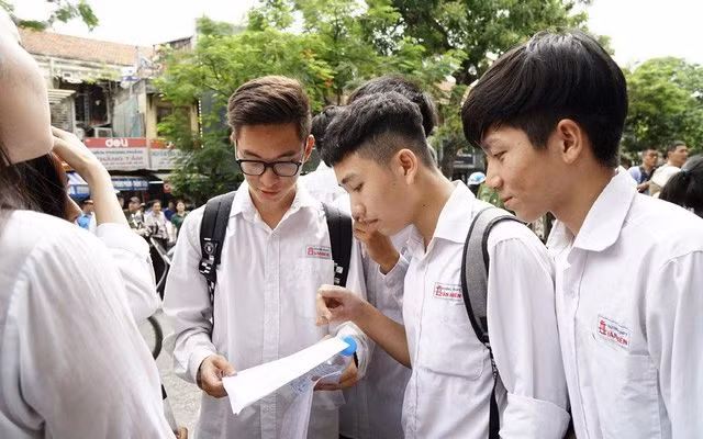 Thêm nhiều trường đại học công bố điểm sàn xét tuyển năm 2024 - Ảnh 1.