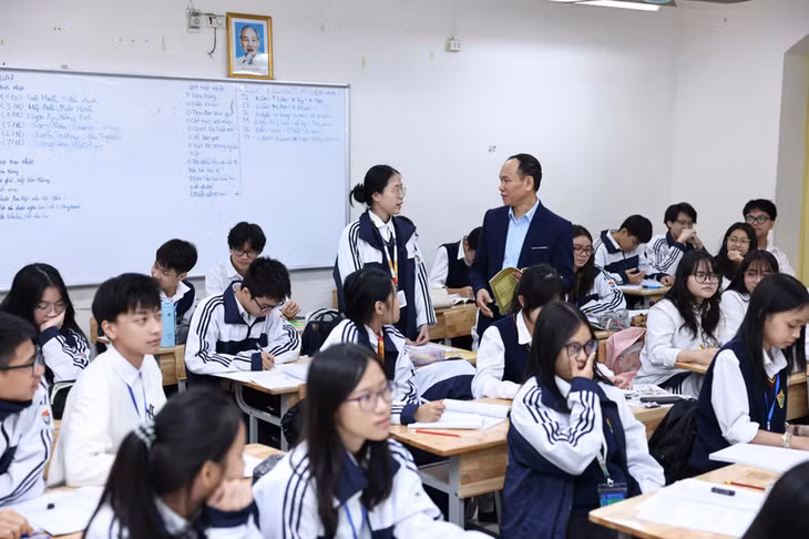 Giáo viên trong giờ lên lớp tại Trường Trung học phổ thông Việt Đức (Hà Nội) (Ảnh minh họa: ĐẠI THẮNG)