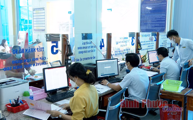 Chuẩn hóa đội ngũ cán bộ, công chức thực thi công vụ với tinh thần trách nhiệm cao, thân thiện, không còn thái độ cửa quyền, nhũng nhiễu là vấn đề tiên quyết tạo nên hệ thống hành chính ở Bù Đăng trơn tru, thông suốt