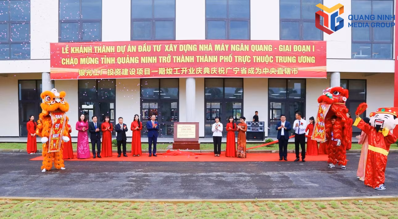 Các đại biểu tham dự lễ khánh thành Nhà máy Ngân Quang - giai đoạn 1.