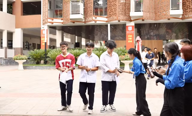 Đúng 8 giờ ngày 1/7, điểm thi tốt nghiệp THPT năm 2026 sẽ được công bố chính thức.
