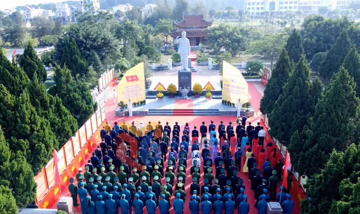 Lễ báo công dâng Bác nhân kỷ niệm 60 năm thành lập tỉnh tại huyện đảo Cô Tô, tháng 10-2023 ảnh 2