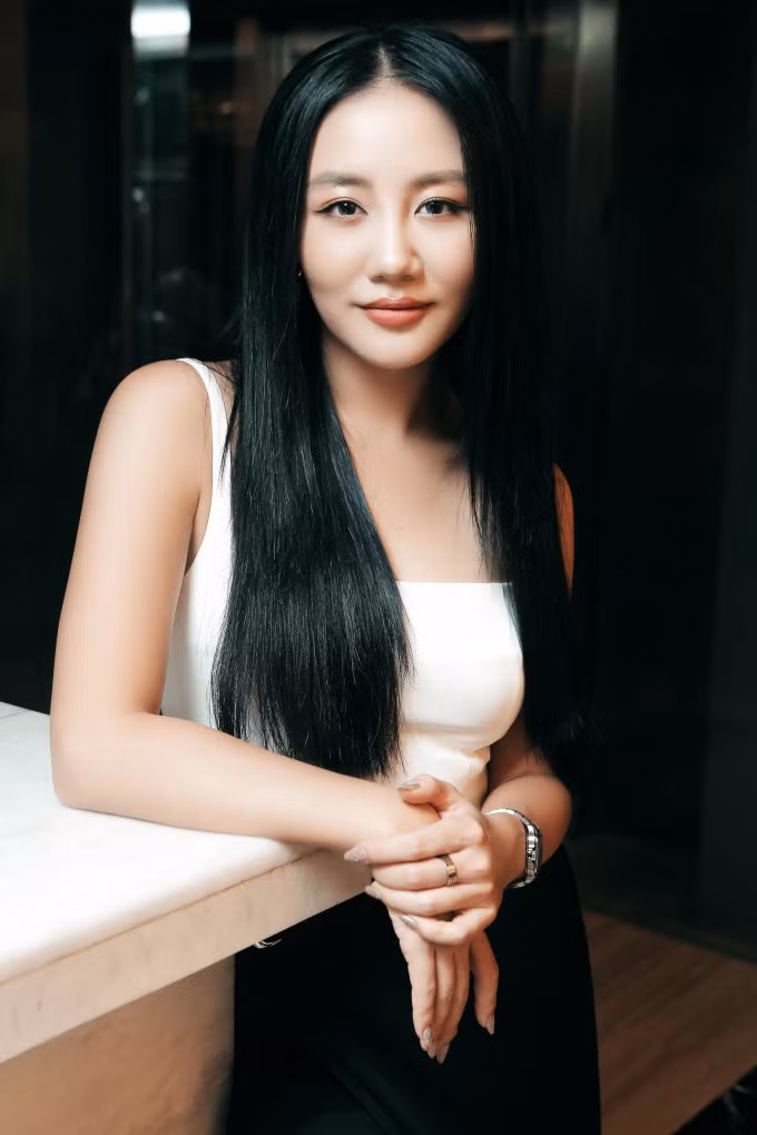 Văn Mai Hương tại buổi họp báo chiều 29/10. Ảnh: Nhân vật cung cấp