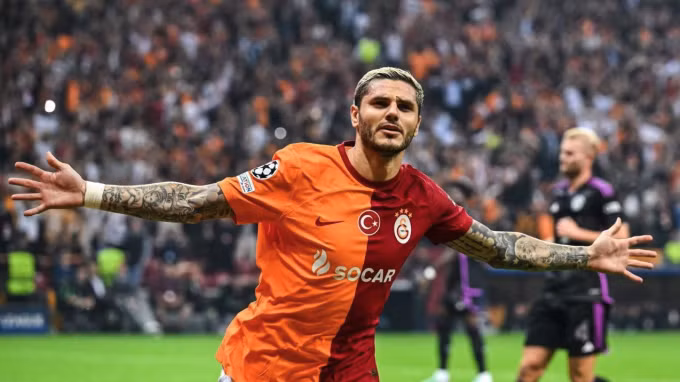 Icardi phá lưới Bayern, ghi bàn thứ năm trong bốn trận gần nhất. Ảnh: AFP