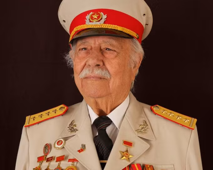Anh hùng Kostas Sarantidis (Nguyễn Văn Lập). Ảnh: QĐND
