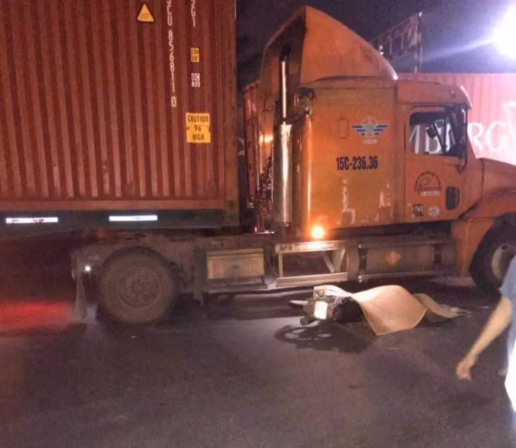 Hiện trường vụ tai nạn khiến 3 người thương vong.