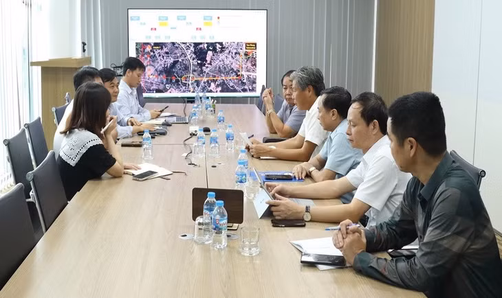 Đoàn công tác EVNNPC làm việc với Công ty CP Đô thị Amata Hạ Long và Công ty TNHH Jinko Solar về việc triển khai dự án.