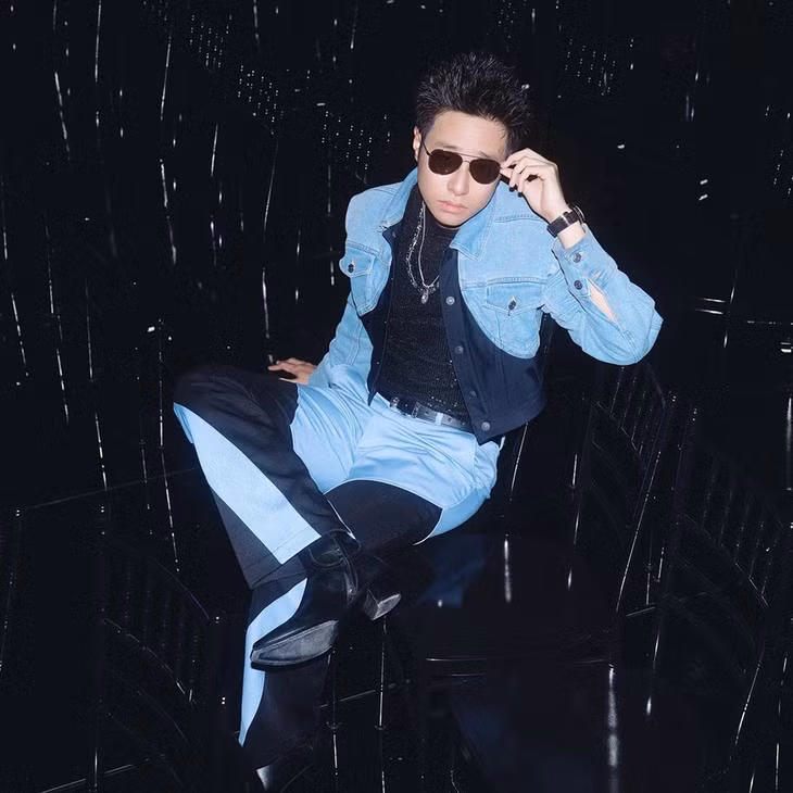 “Tôi sẽ cố gắng thể hiện hết mình trên sân khấu Vietnam Idol dù kết quả có ra sao… Bên cạnh đó, tôi đặt mục tiêu lớn hơn cho bản thân sau chương trình vì nhận thấy tình yêu thương của mọi người là động lực để phát triển. Sau khi kết thúc hành trình này, tôi sẽ có nhiều sản phẩm âm nhạc để gửi đến khán giả, cũng như rất mong được khán giả đón nhận”, nam ca sĩ trải lòng.
