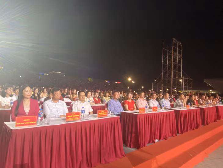 Chương trình nghệ thuật chào mừng thành công Lễ Kỷ niệm 60 năm Ngày thành lập tỉnh ảnh 1