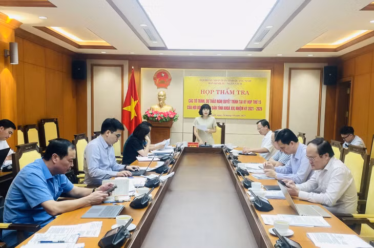 Quang cảnh buổi họp.