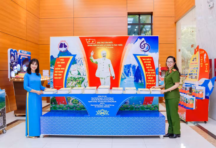 Nhóm tác giả Phạm Thị Minh Nguyệt và Nguyễn Thị Hồng, phường Hồng Hà, TP Hạ Long bên cạnh tác phẩm dự thi Cuộc thi viết