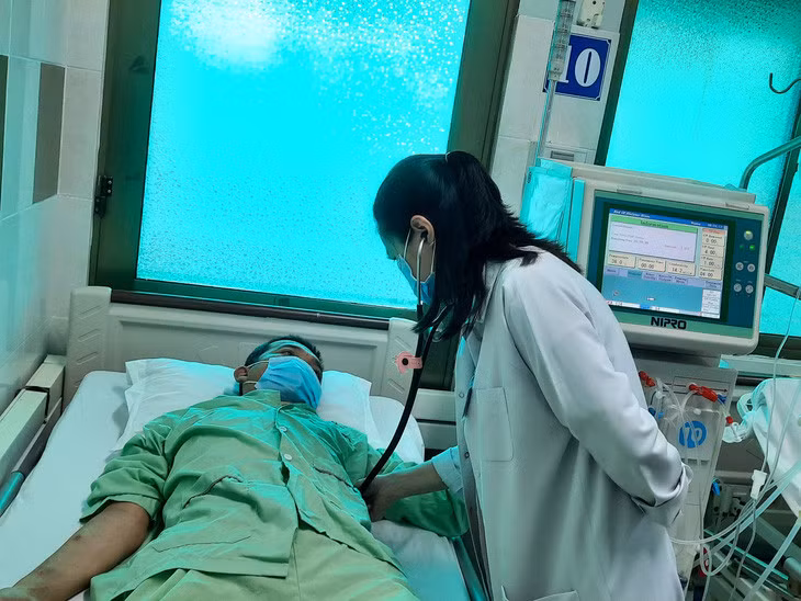 Lối sống không lành mạnh, sử dụng nhiều thực phẩm chế biến sẵn, ăn nhiều muối... là nguyên nhân dẫn đến bệnh thận - Ảnh: THU HIẾN