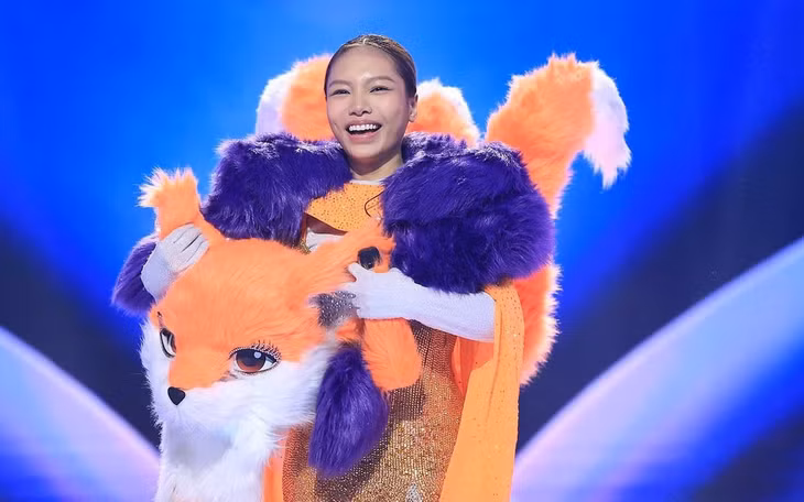 Quán quân The Voice 2012 Vũ Thảo My lộ diện trong bộ mascot Cáo Tiểu Thư.