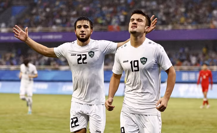 Olympic Uzbekistan giành HCĐ bóng đá nam bằng chiến thắng 4-0. Ảnh: Reuters