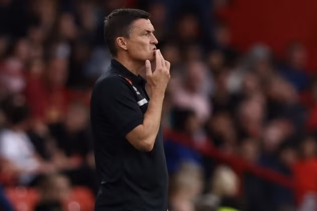 Heckingbottom chịu nhiều chỉ trích với các thất bại muối mặt.