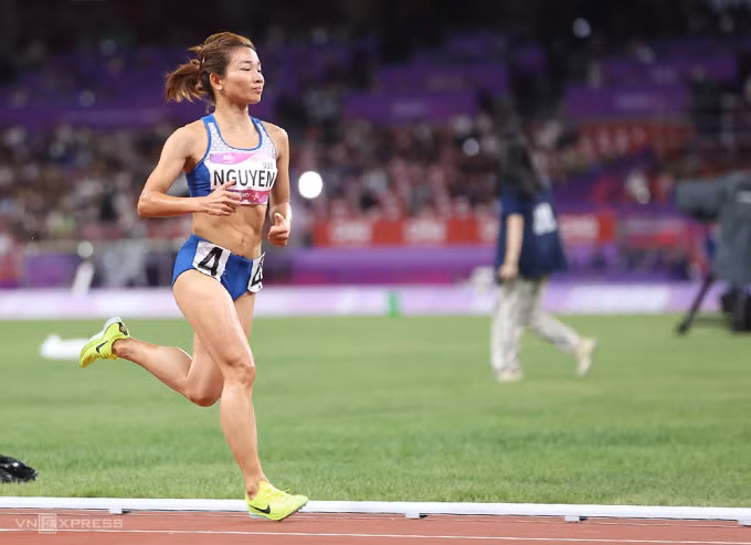 Nguyễn Thị Oanh thi 3.000m vượt chướng ngại vật tại Asiad 19 ngày 2/10.