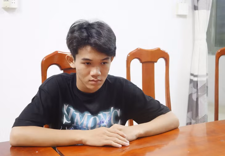 Hồ Hữu Tiến.