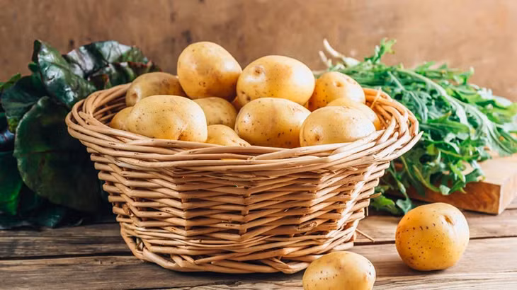 Khoai tây chứa nhiều tinh bột, bạn không nên ăn quá nhiều. Ảnh: Shutterstock